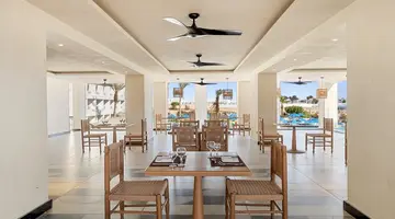Doubletree By Hilton Sharks Bay (Beach S