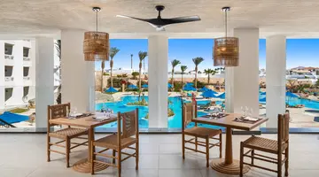 DOUBLETREE BY HILTON SHARKS BAY RESORT
