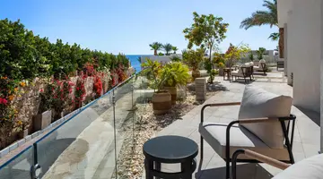 DOUBLETREE BY HILTON SHARKS BAY RESORT