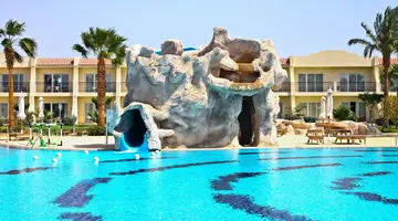 DOUBLETREE BY HILTON SHARKS BAY RESORT