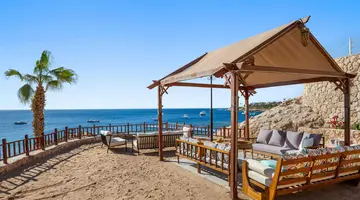DOUBLETREE BY HILTON SHARKS BAY RESORT