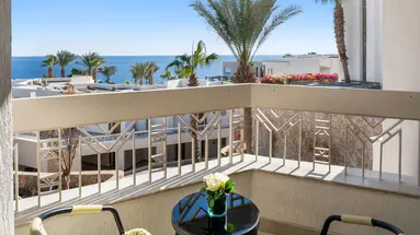 DOUBLETREE BY HILTON SHARKS BAY RESORT