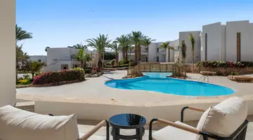 DOUBLETREE BY HILTON SHARKS BAY RESORT