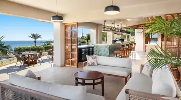 DOUBLETREE BY HILTON SHARKS BAY RESORT