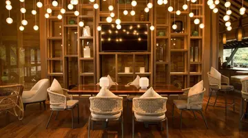 DoubleTree by Hilton Weerawila Rajawarna Resort