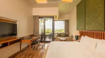 DoubleTree by Hilton Weerawila Rajawarna Resort