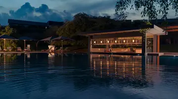 DoubleTree by Hilton Weerawila Rajawarna Resort