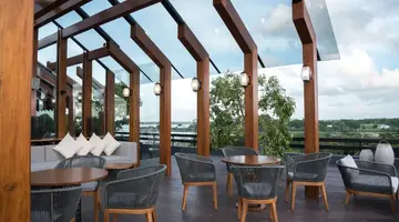 DoubleTree by Hilton Weerawila Rajawarna Resort
