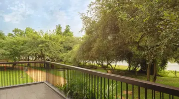 DoubleTree by Hilton Weerawila Rajawarna Resort