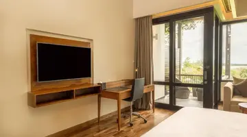 DoubleTree by Hilton Weerawila Rajawarna Resort