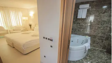 DRAGUT POINT SOUTH HOTEL