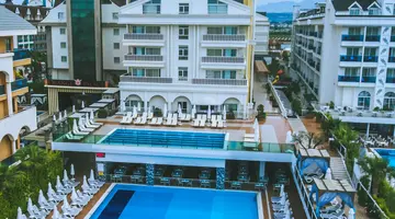 DREAM WORLD RESORT & SPA