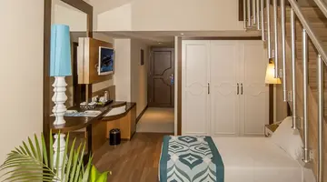 DREAM WORLD RESORT & SPA