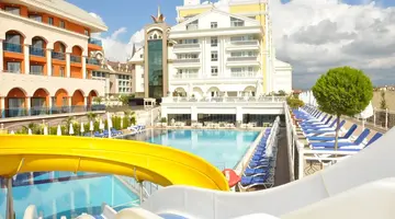 DREAM WORLD RESORT & SPA