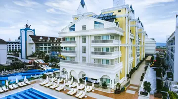 DREAM WORLD RESORT & SPA