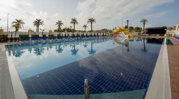 DREAM WORLD RESORT & SPA