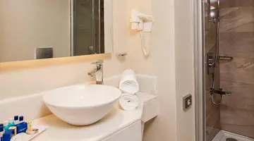 DREAM WORLD RESORT & SPA