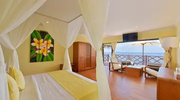 Dreamland Maldives - The Unique Sea & Lake Resort Spa