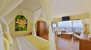 Dreamland Maldives - The Unique Sea & Lake Resort Spa