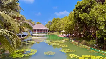Dreamland Maldives - The Unique Sea & Lake Resort Spa