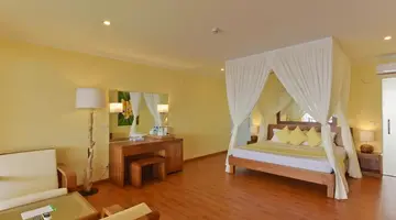 Dreamland Maldives - The Unique Sea & Lake Resort Spa