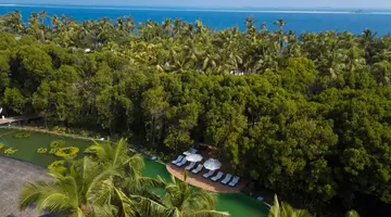 Dreamland Maldives - The Unique Sea & Lake Resort Spa
