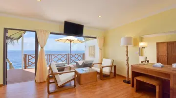 Dreamland Maldives - The Unique Sea & Lake Resort Spa
