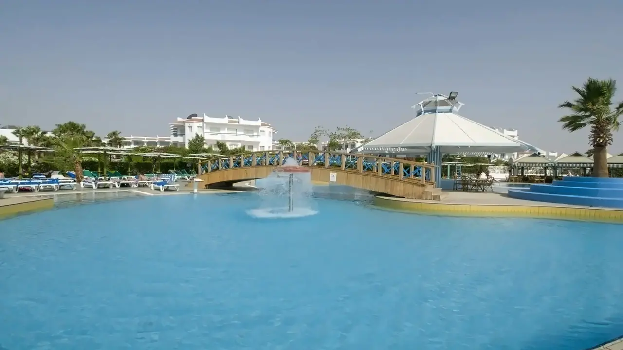 Dreams Beach Resort