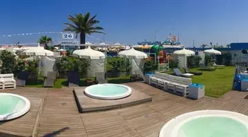 DuoMo hotel & noMi club