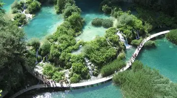 Dwie stolice i Plitwice + Jaskinia Posto