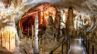 Dwie stolice i Plitwice + Jaskinia Posto