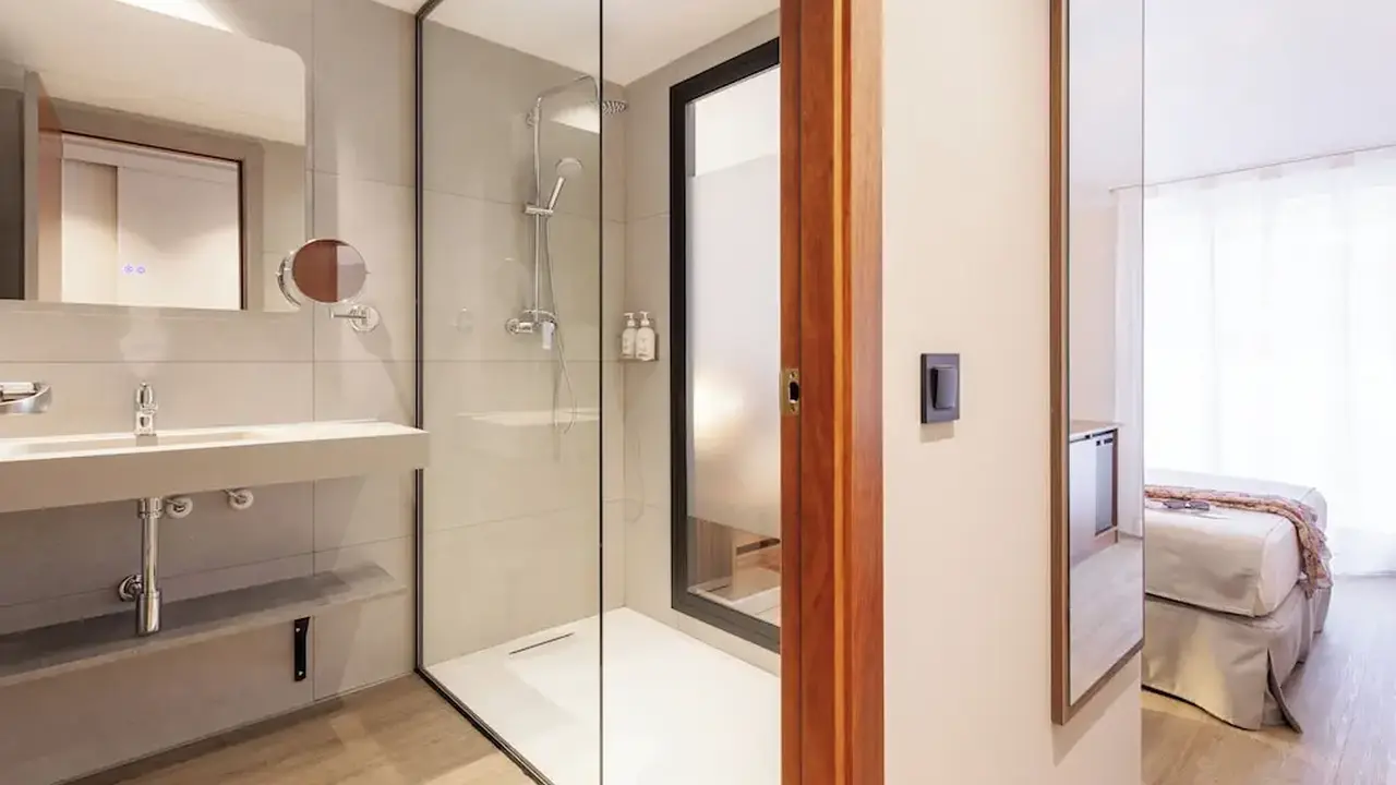 DWO Sirius -Adults Only