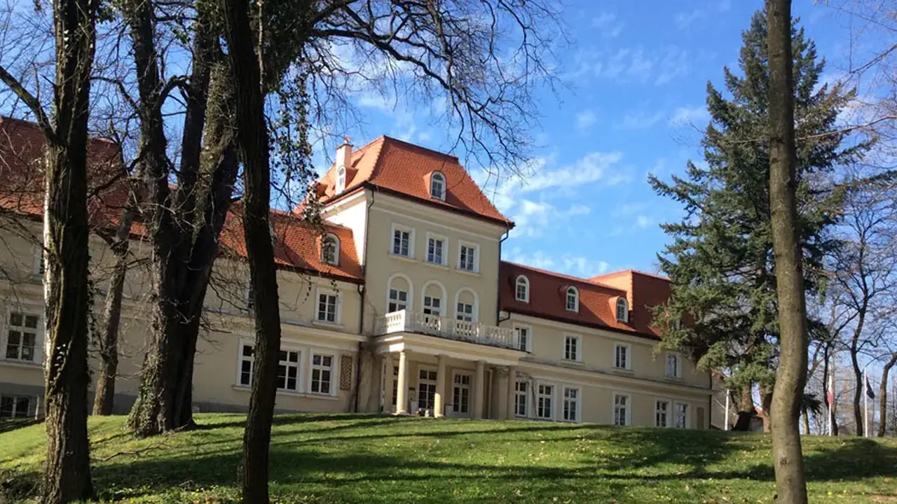 Dwór Sieraków