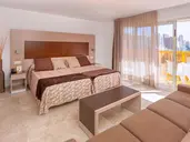 Dynastic Hotel