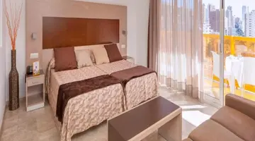 Dynastic Hotel