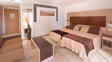 Dynastic Hotel
