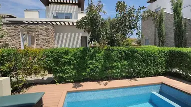 E Hotel Spa And Resort