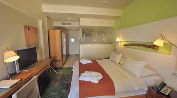 E Hotel Spa and Resort