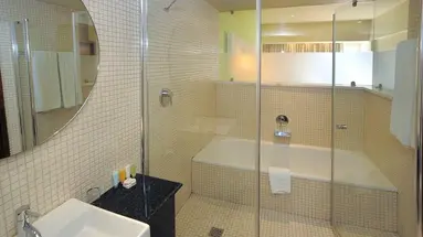 E Hotel Spa And Resort