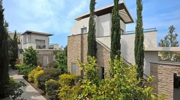 E Hotel Spa And Resort