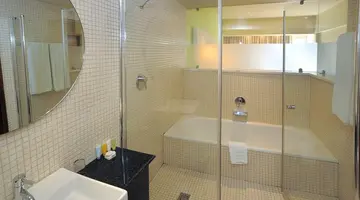 E Hotel Spa And Resort
