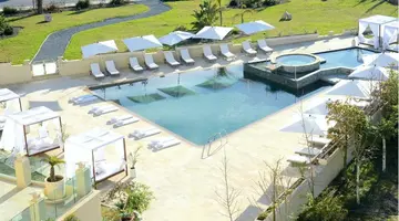 E Hotel Spa And Resort