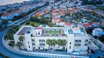 E Hotel Spa And Resort