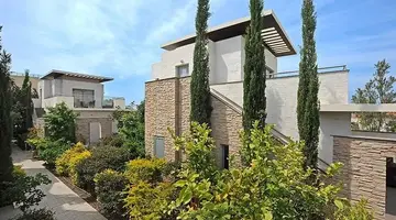 E Hotel Spa and Resort