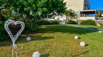 E Hotel Spa And Resort