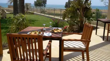 E Hotel Spa And Resort