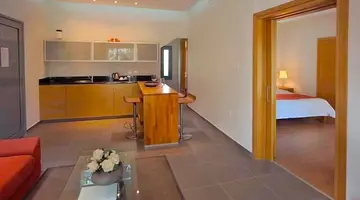 E Hotel Spa & Resort