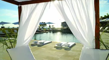E Hotel Spa & Resort
