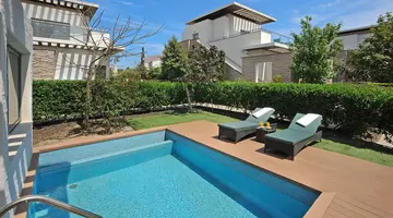 E Hotel Spa & Resort
