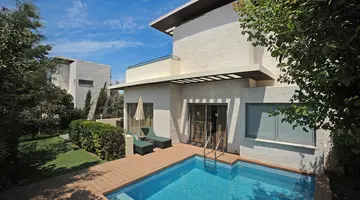 E Hotel Spa & Resort